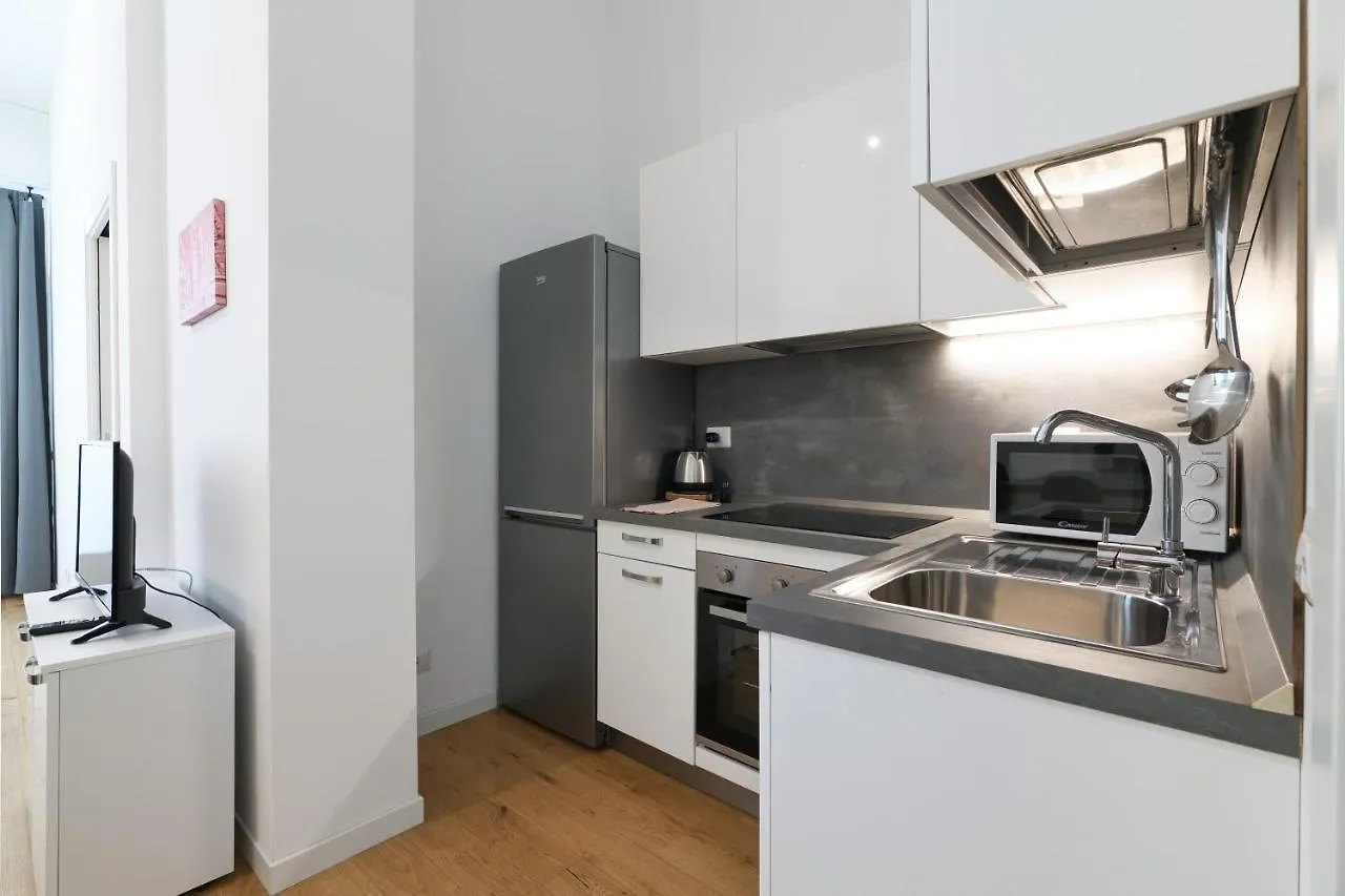 Ferienwohnung Primopiano - La Malfa Flats Mailand Apartment