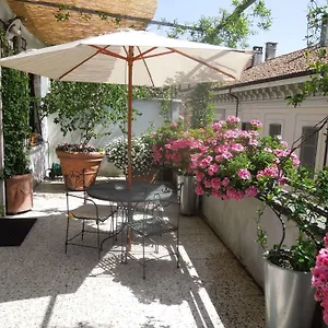 https://hotel-antica-locanda-dei-mercanti.italymilanhotels.net