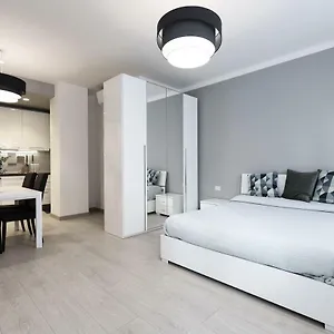 Apartment Center Studio - Porta Romana, Milan